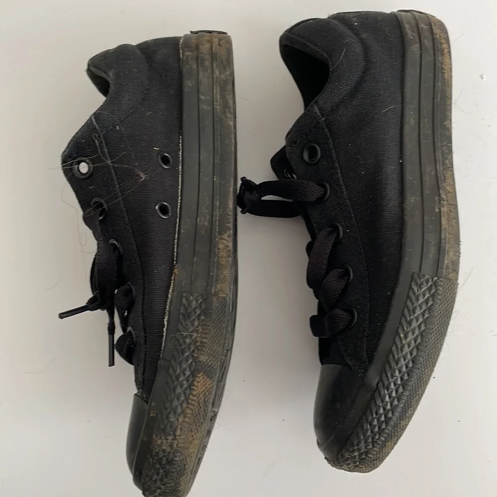 Converse chick Taylors black sneakers size 3 very used